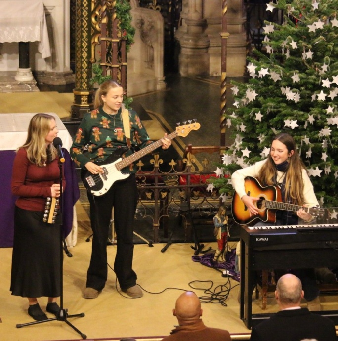 News &raquo; Christmas Soirée Was Fabulously Festive